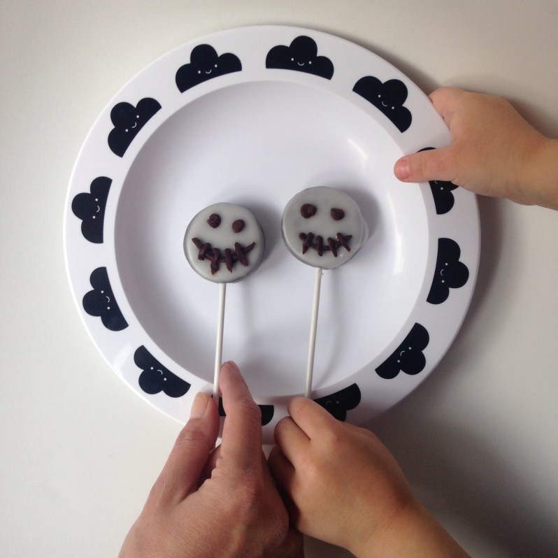 Cake pop Oreo Halloween by Moma