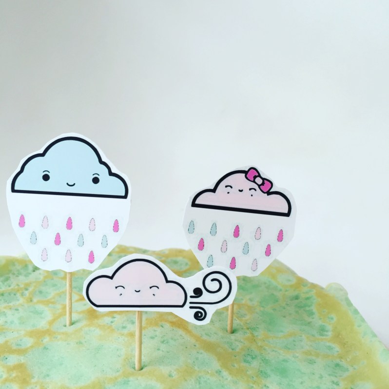Des crêpes arc-en-ciel et des toppers nuages à imprimer!
