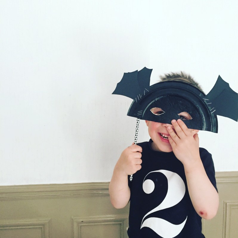 {DIY} 15 modèles de masques à réaliser avec des assiettes en carton!