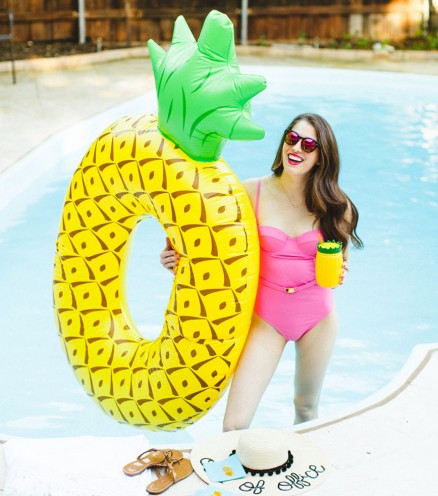 {Shopping} 15 bouées à shopper d'urgence pour buller stylés cet été!