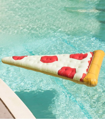 {Shopping} 15 bouées à shopper d'urgence pour buller stylés cet été!