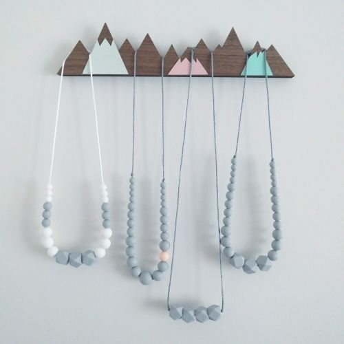 348268-40f1c2a5d8754e1489387510b1d9516b