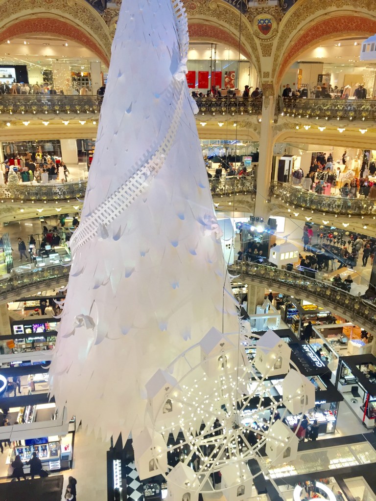 Un noël extra polaire aux Galerie Lafayette ! Moma le blog